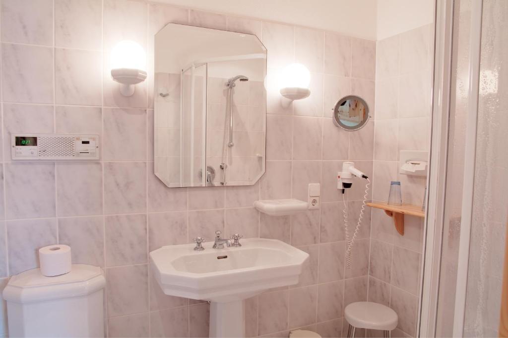 Privathotel Bruegges Loui Willingen Szoba fotó